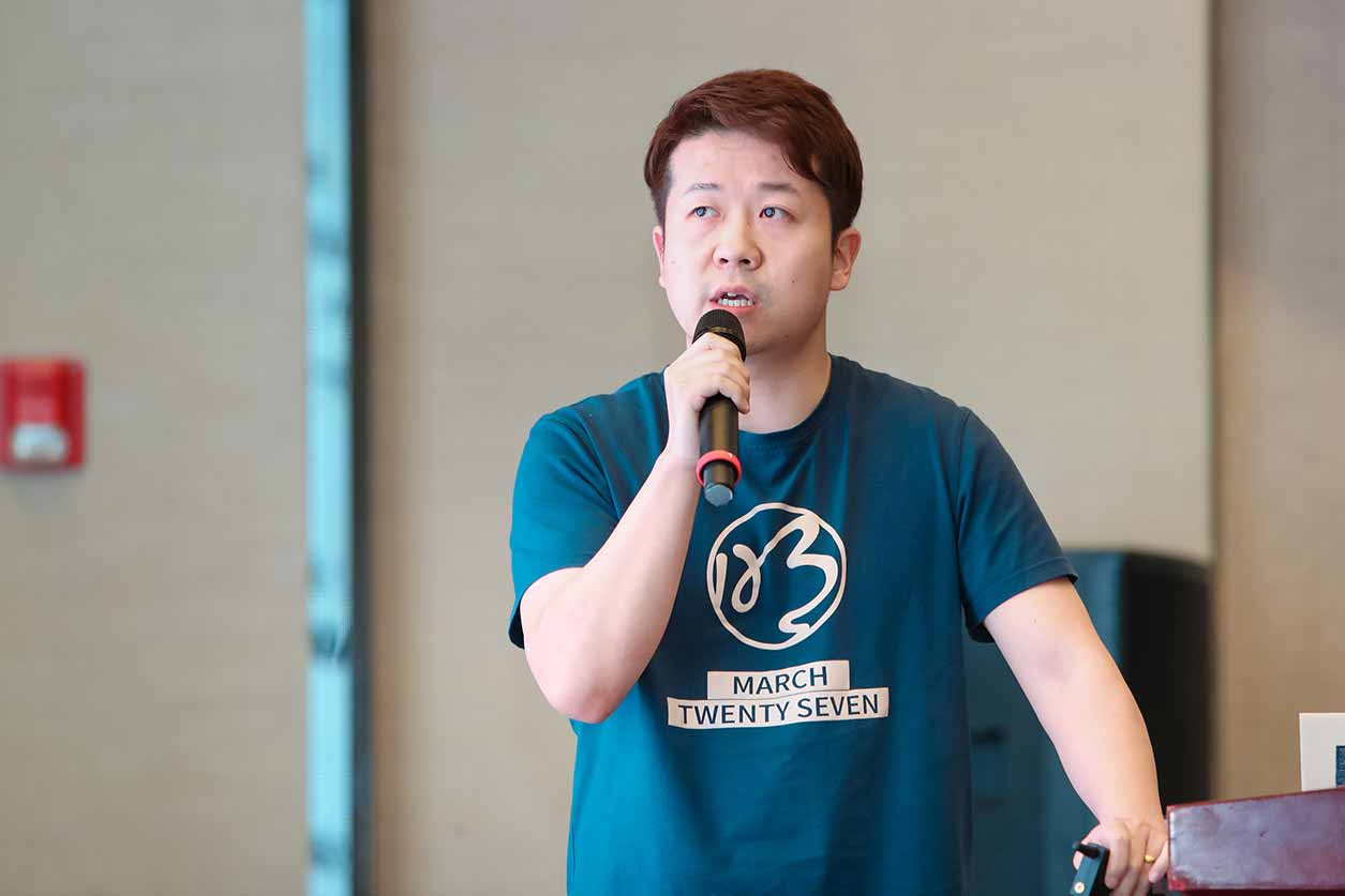 《领先的全球企业级——数据分析与组织智能服务平台》